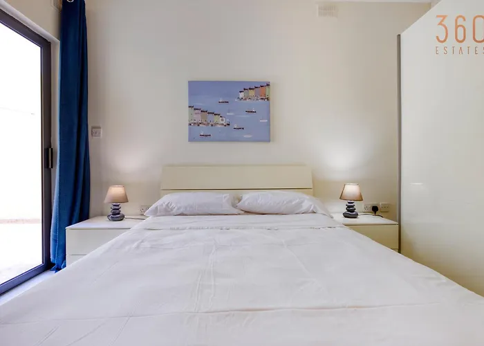 Lejlighed Spacious 3br With Private Terrace In By 360 Estates Sliema