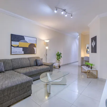 Spacious 3br With Private Terrace In By 360 Estates 아파트