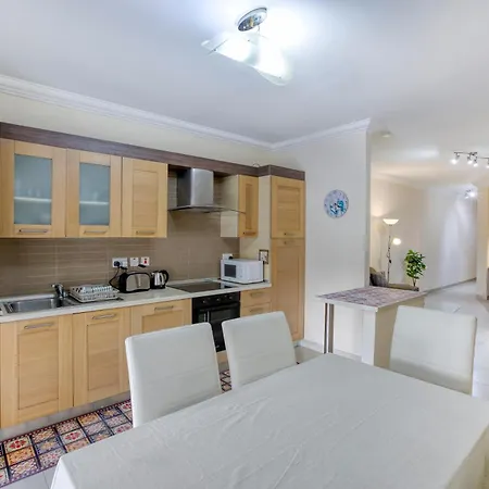 Spacious 3br With Private Terrace In By 360 Estates 아파트 *
