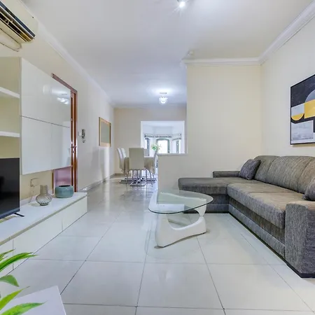 Spacious 3br With Private Terrace In By 360 Estates 아파트 슬리에마
