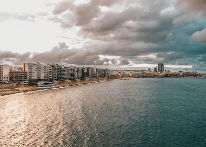 Spacious 3br With Private Terrace In By 360 Estates *