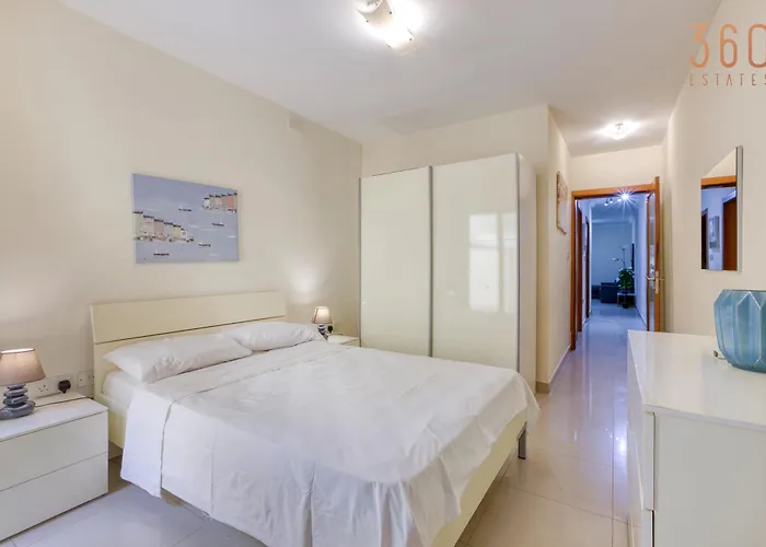 Spacious 3br With Private Terrace In By 360 Estates Διαμέρισμα