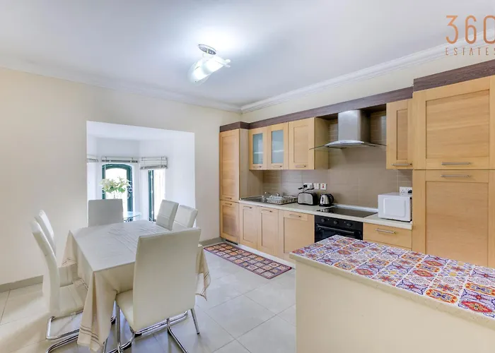 Spacious 3br With Private Terrace In By 360 Estates